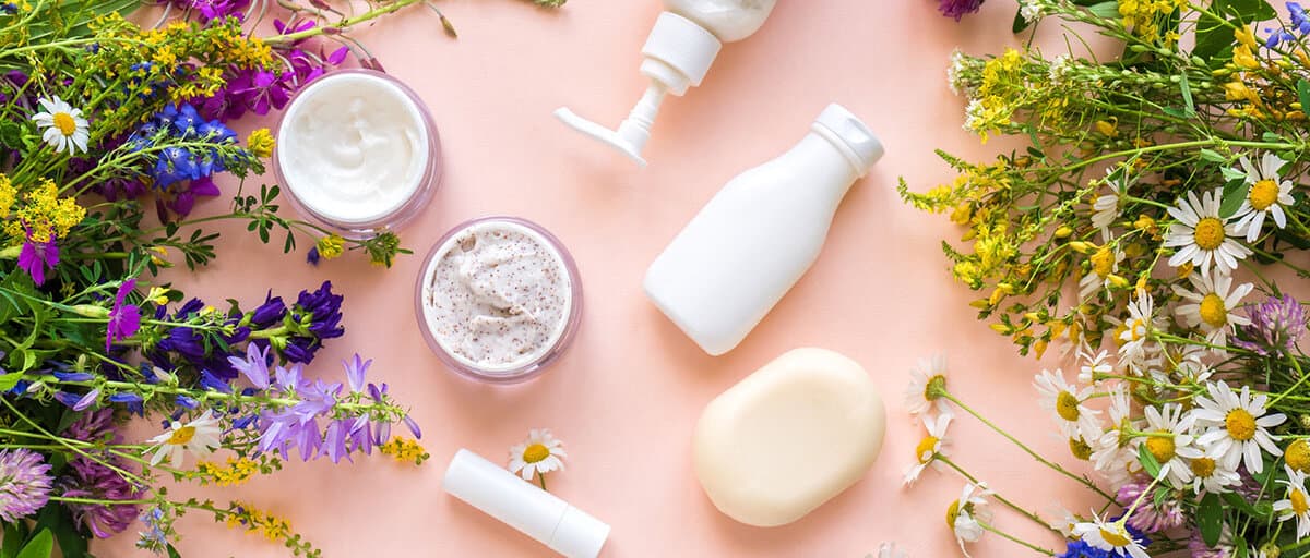 Enthüllen Sie Ihren natürlichen Glanz mit Naturkosmetik: Pur, sauber, schön