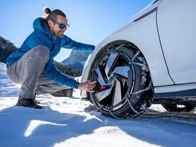 Worauf kommt es an? Schneeketten für PKW und der Einfluss von Reifengröße und Fahrzeugtyp
