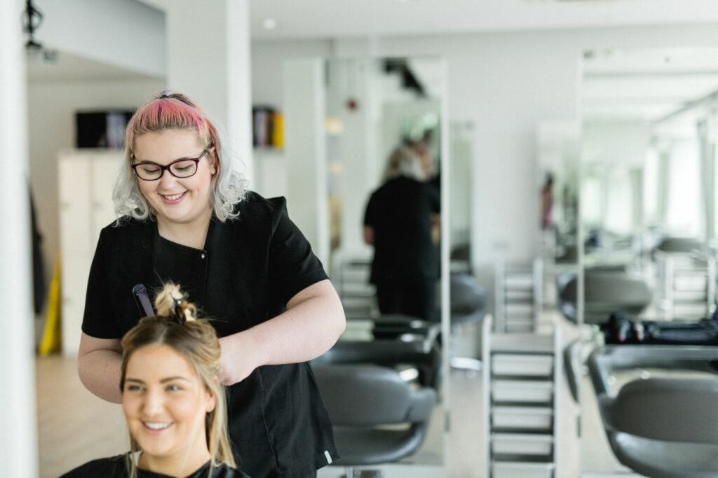 Exklusive Friseure in Hamburg: Luxus-Haarschnitte und individuelle Beratung