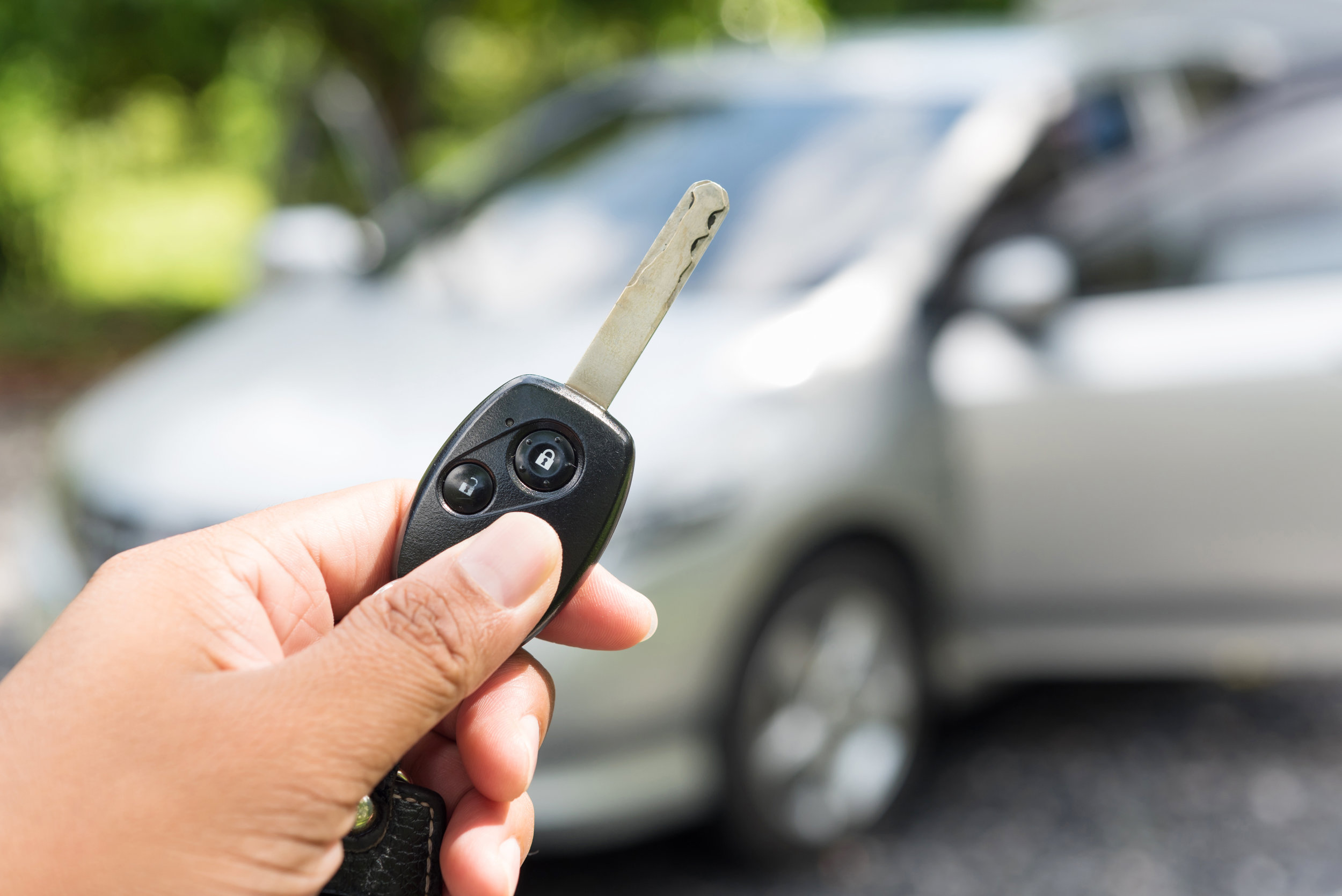 Ersatzschlüssel Auto mit Batterie und Funkfernbedienung bei Mr Key