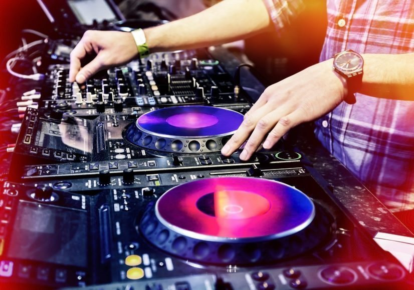 Die ultimative Hochzeits-Playlist: DJ Salzburgs Signature Beats in Salzburg
